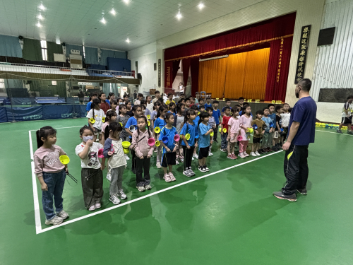 學校教師扯鈴教學
