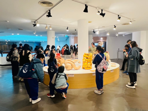 美術班同學參觀三義木雕館照片