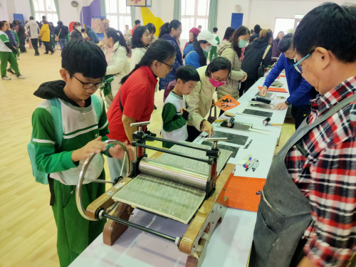 結合學校特色，引進藝術專長教師，提升教師專業