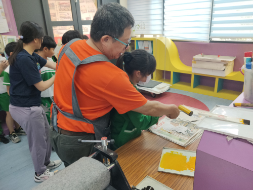 苗栗石虎、文山斑馬藍曬版畫