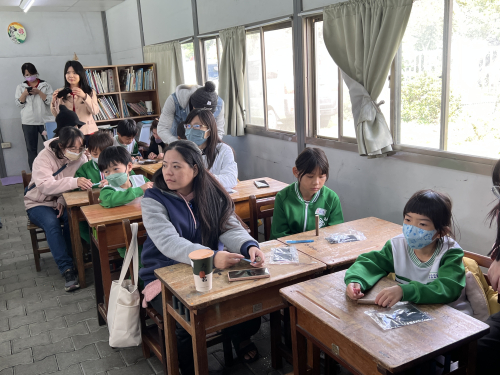搭配學校活動邀請家長社區民眾共同參與