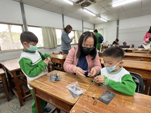 搭配學校活動邀請家長社區民眾共同參與