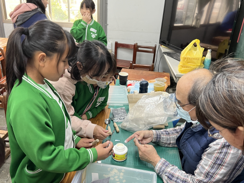 搭配學校活動邀請家長社區民眾共同參與