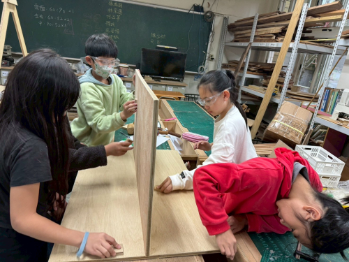 幼兒園翻翻桌製作