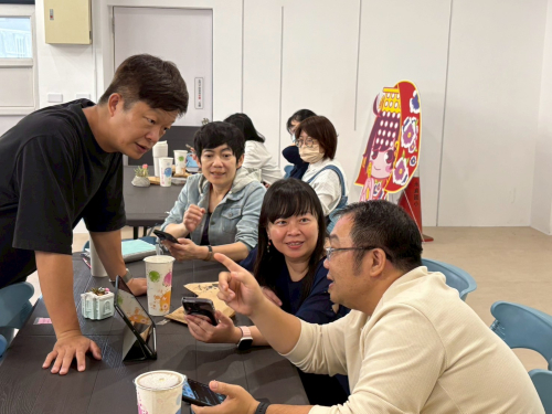 蕭四月老師指導用ipad製作影片及資訊融入美感教育