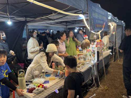 連續4日參加義賣活動