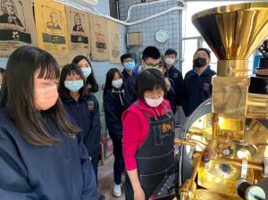 LINE_ALBUM_20220225 活化多元學習活動（屋角咖啡）_220302_10.jpg