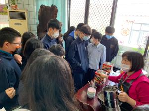 LINE_ALBUM_20220225 活化多元學習活動（屋角咖啡）_220302_19.jpg