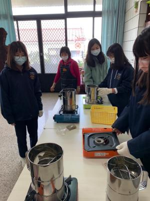 LINE_ALBUM_20220225 活化多元學習活動（屋角咖啡）_220302_28.jpg