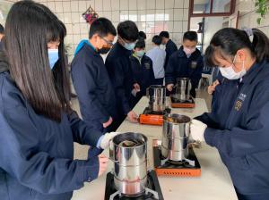 LINE_ALBUM_20220225 活化多元學習活動（屋角咖啡）_220302_47.jpg